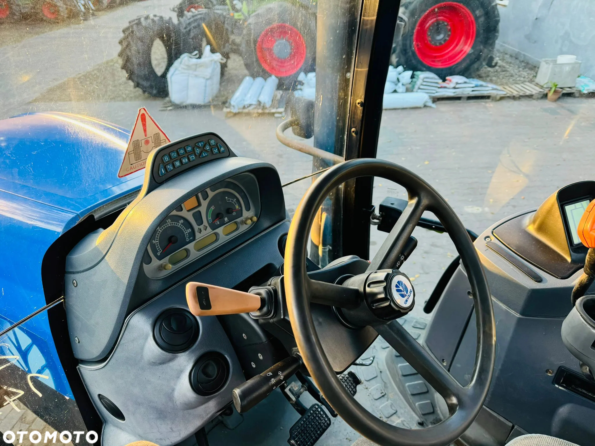 New Holland T7030 - 7