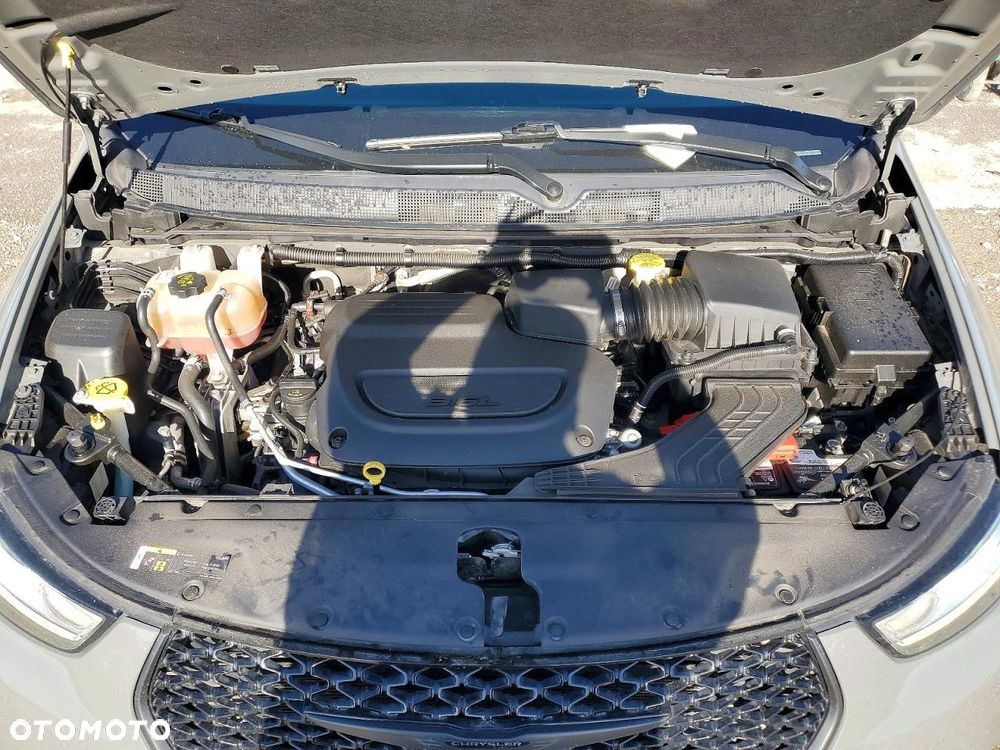 Chrysler Pacifica - 12