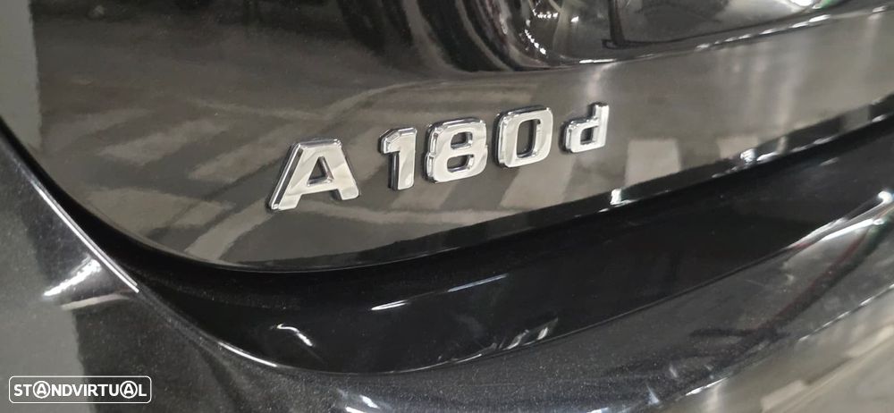 Mercedes-Benz A 180 d AMG Line - 13