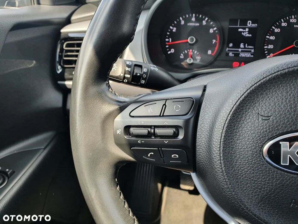 Kia Rio 1.4 L - 35