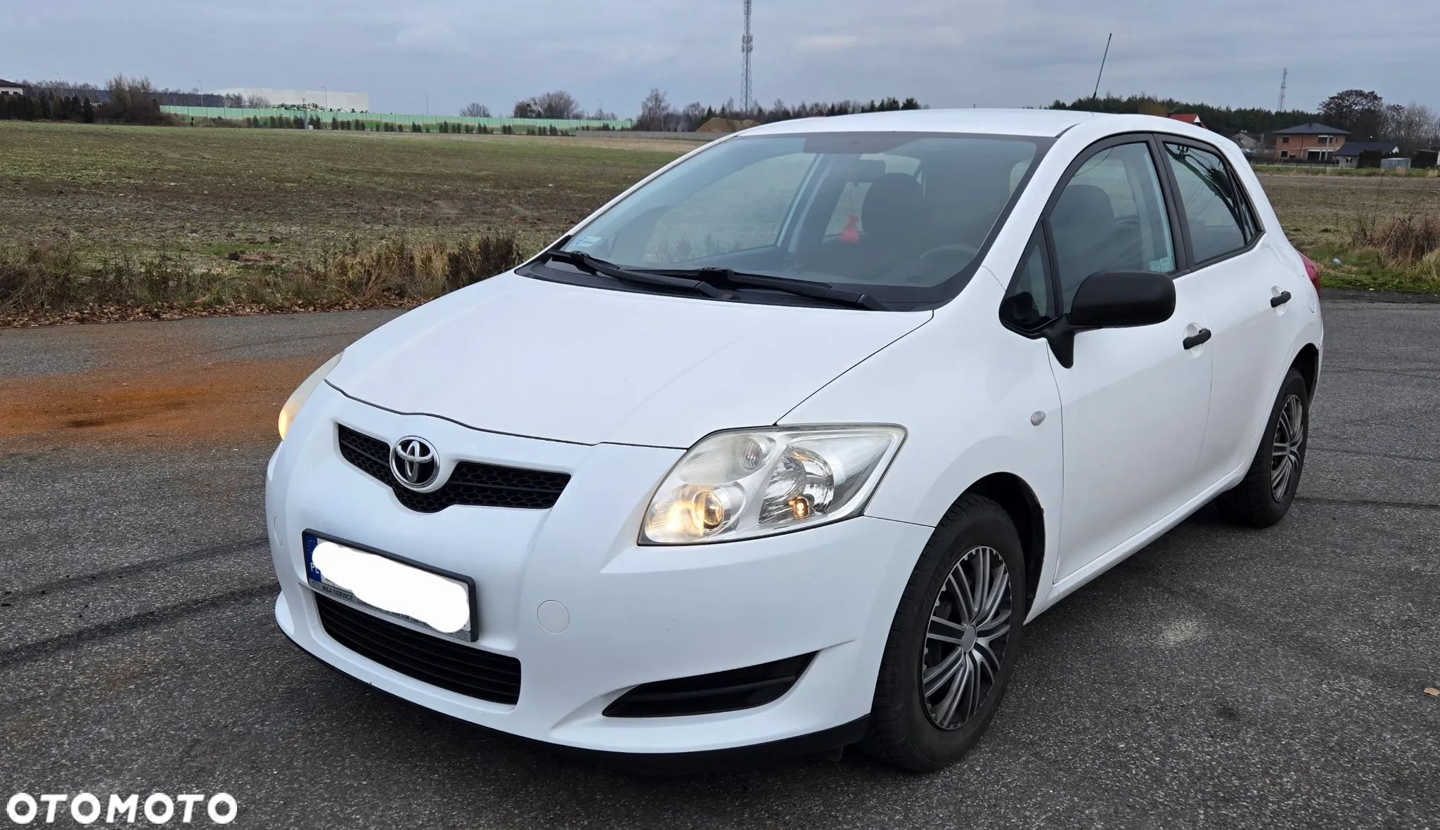 Toyota Auris 1.4 D-4D Terra - 1