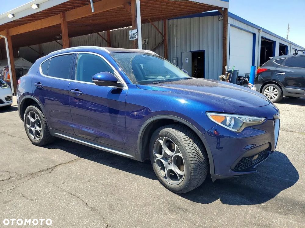 Alfa Romeo Stelvio 2.0 Turbo 16V AT8-Q4 Lusso Ti - 2