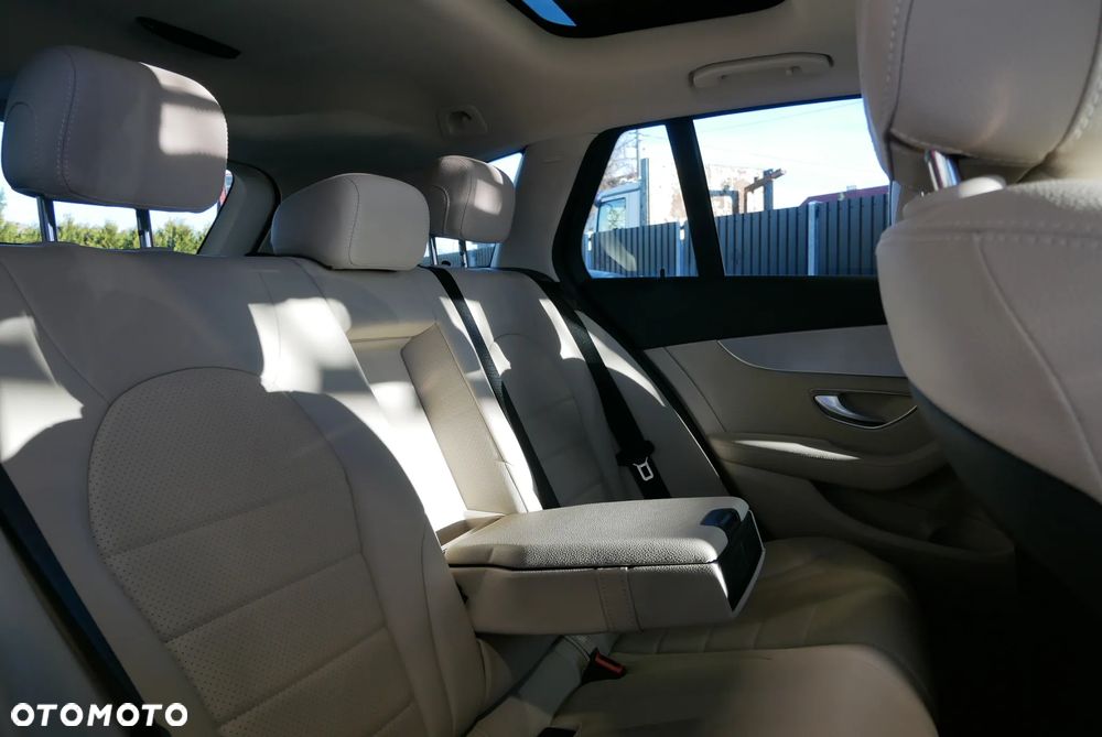 Mercedes-Benz Klasa C 200 4-Matic 9G-TRONIC - 15