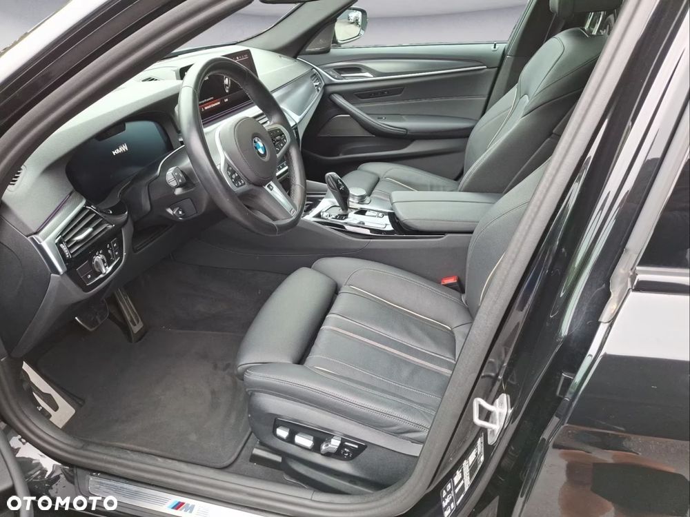 BMW Seria 5 540i xDrive - 9