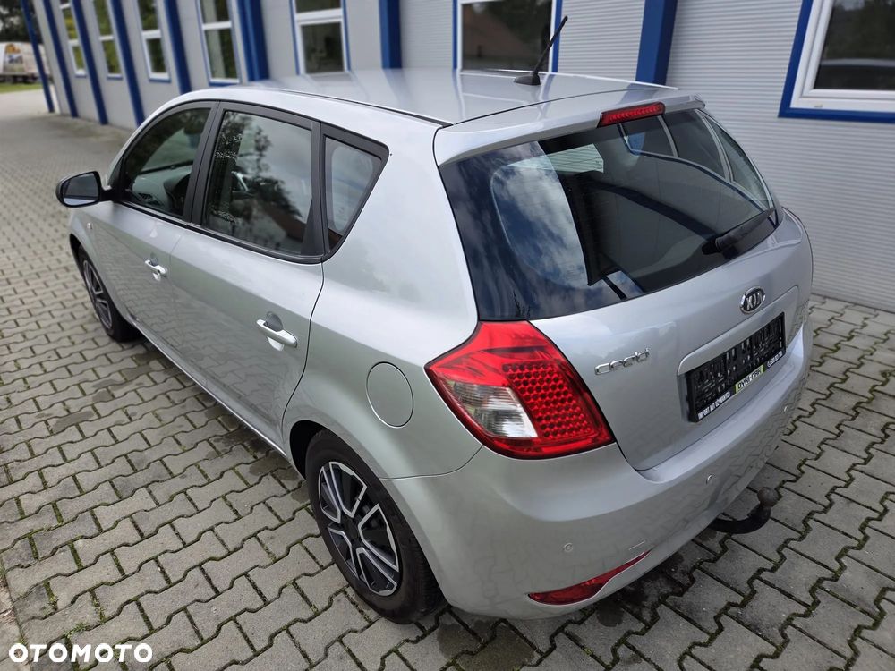 Kia Ceed 1.4 CVVT Attract - 12