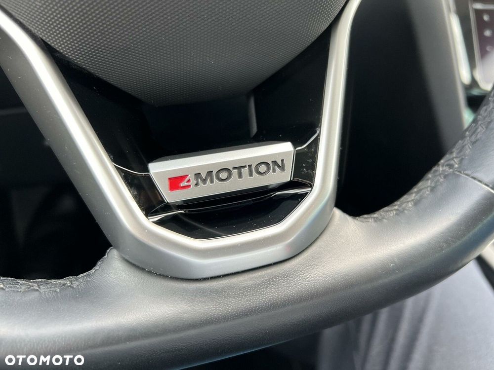 Volkswagen Passat - 25