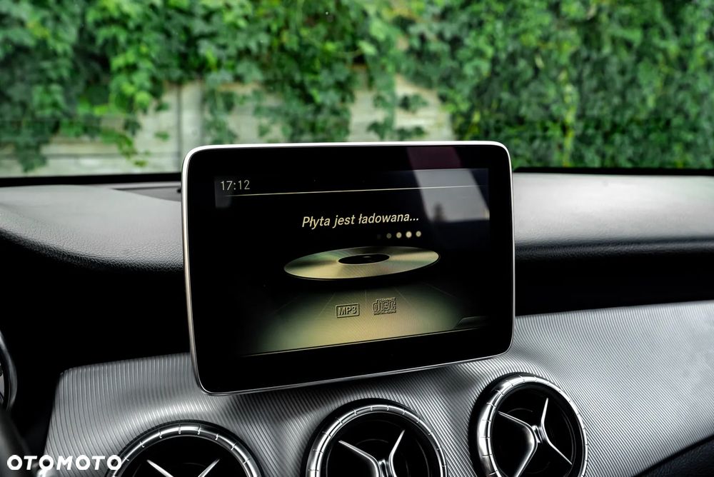 Mercedes-Benz CLA 200 7G-DCT Peak Edition - 35