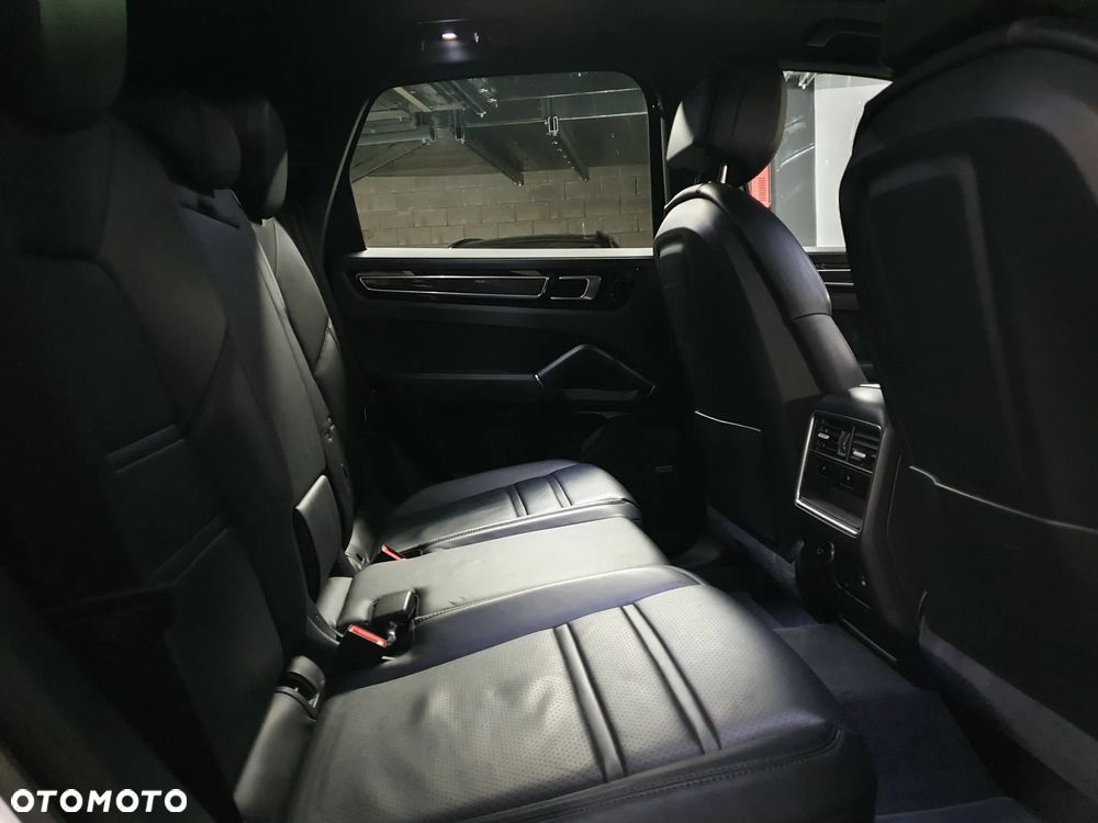 Porsche Cayenne Standard - 10