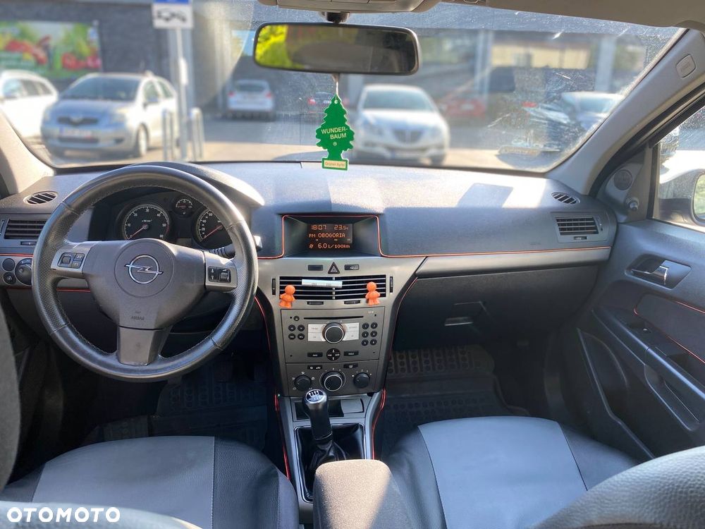 Opel Astra 1.9 CDTI DPF Edition - 11