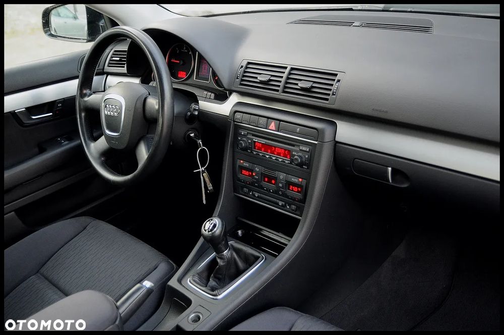 Audi A4 Limousine - 27