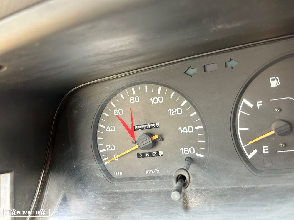 Toyota HiAce 2.4 D LH102L - 6