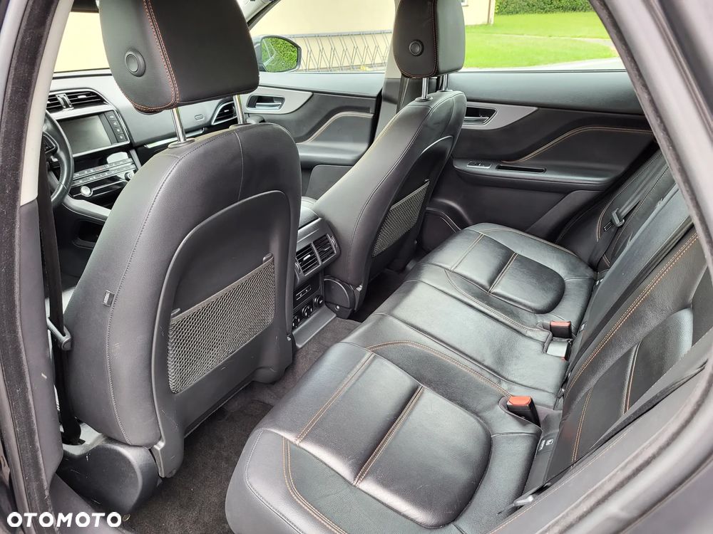 Jaguar F-Pace 2.0 i4D AWD Pure - 13
