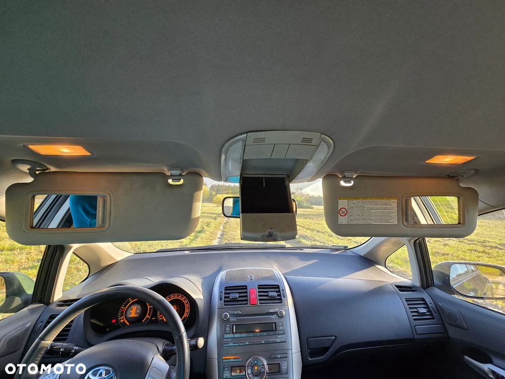 Toyota Auris 2.0 D-4D - 29