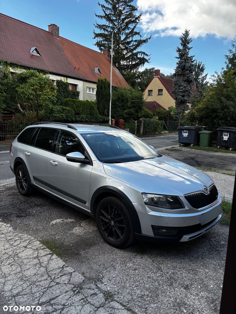 Skoda Octavia Scout 2.0 TDI 4x4 DSG - 3