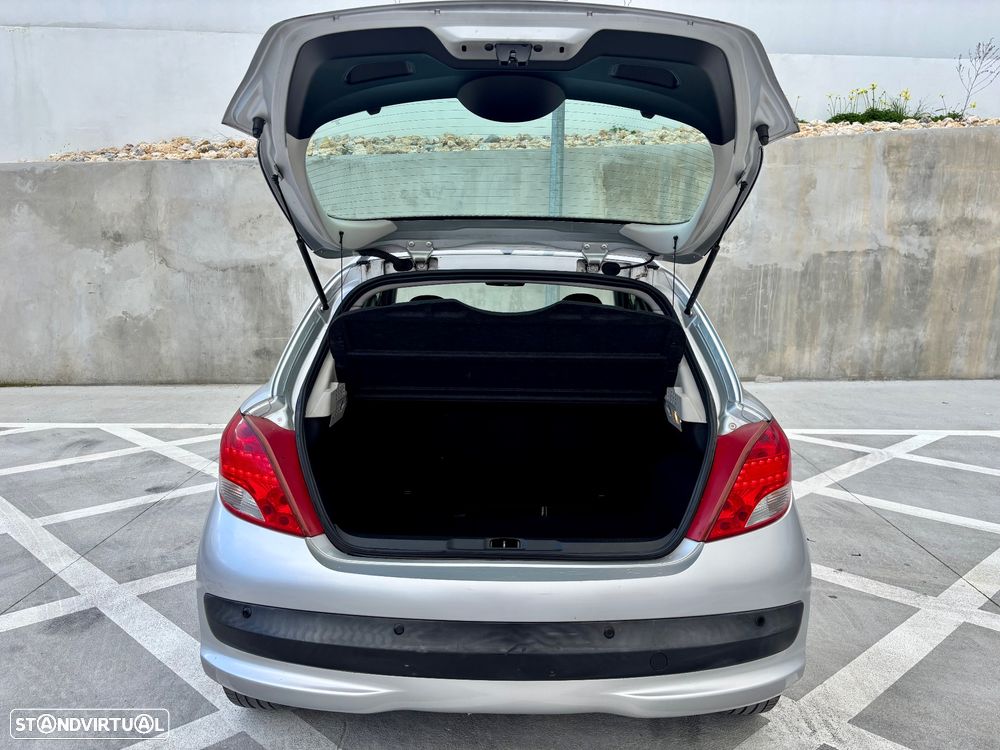 Peugeot 207 1.4 16V Trendy - 14