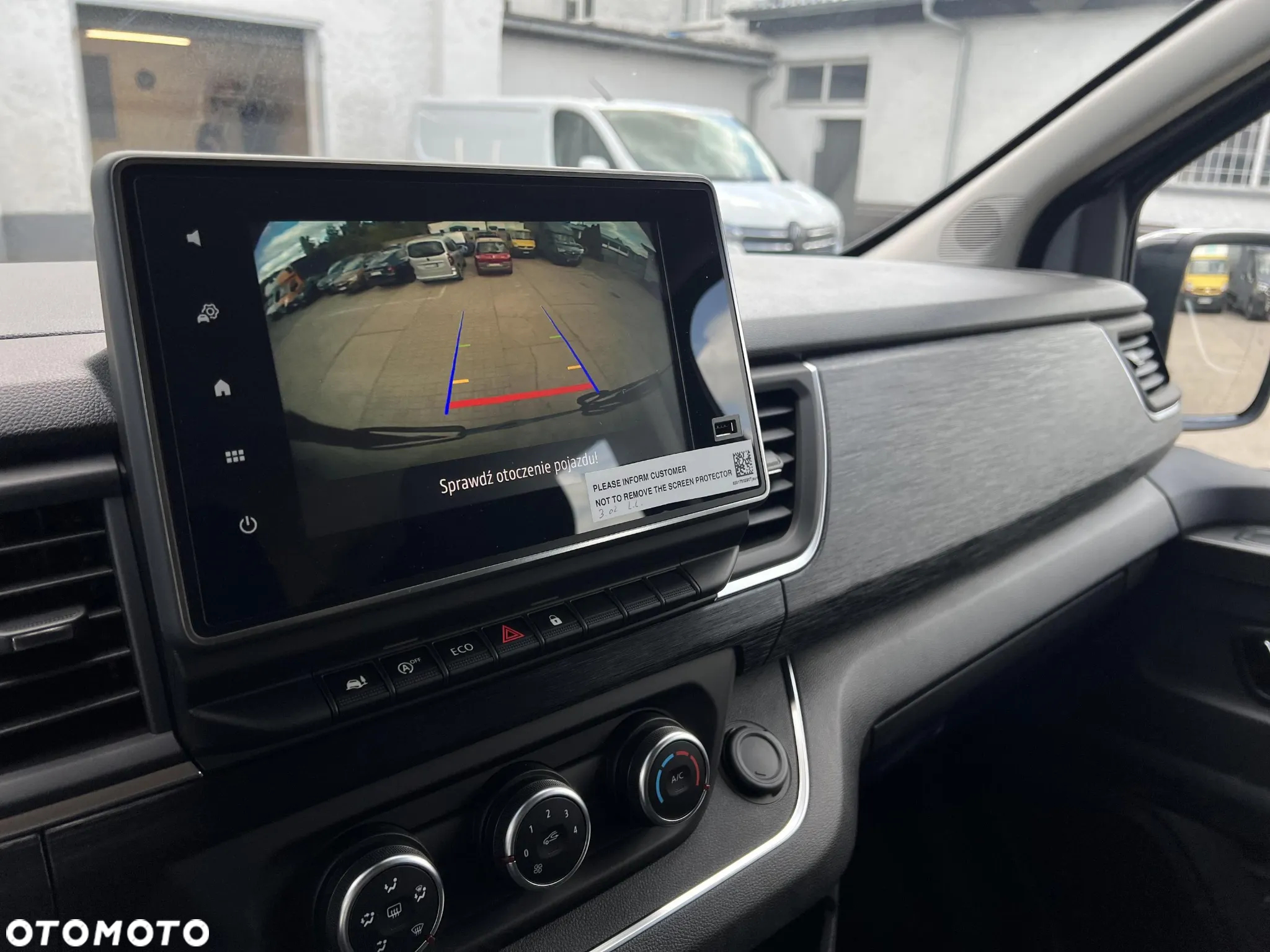 Renault Trafic - 19