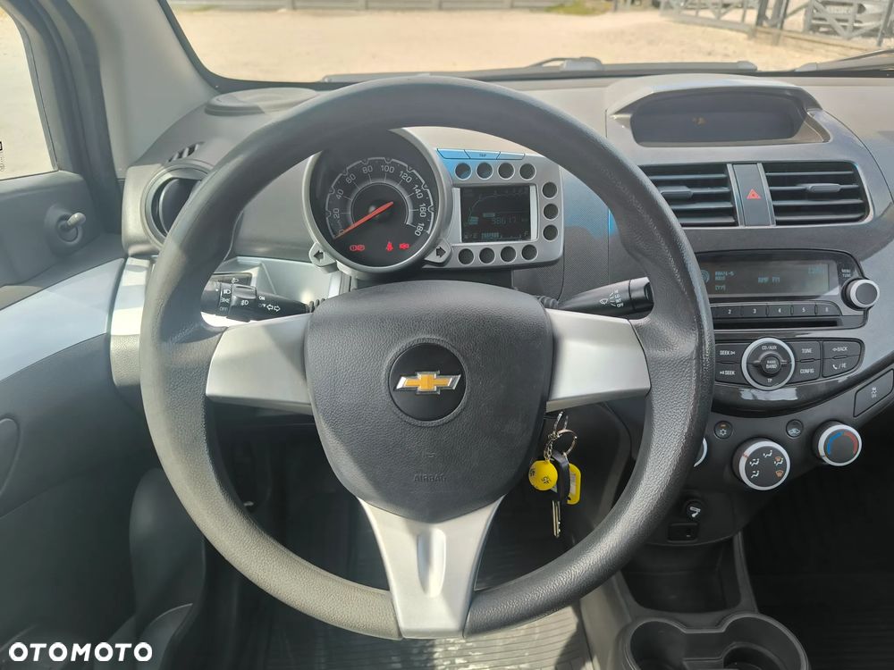 Chevrolet Spark 1.0 Base - 13