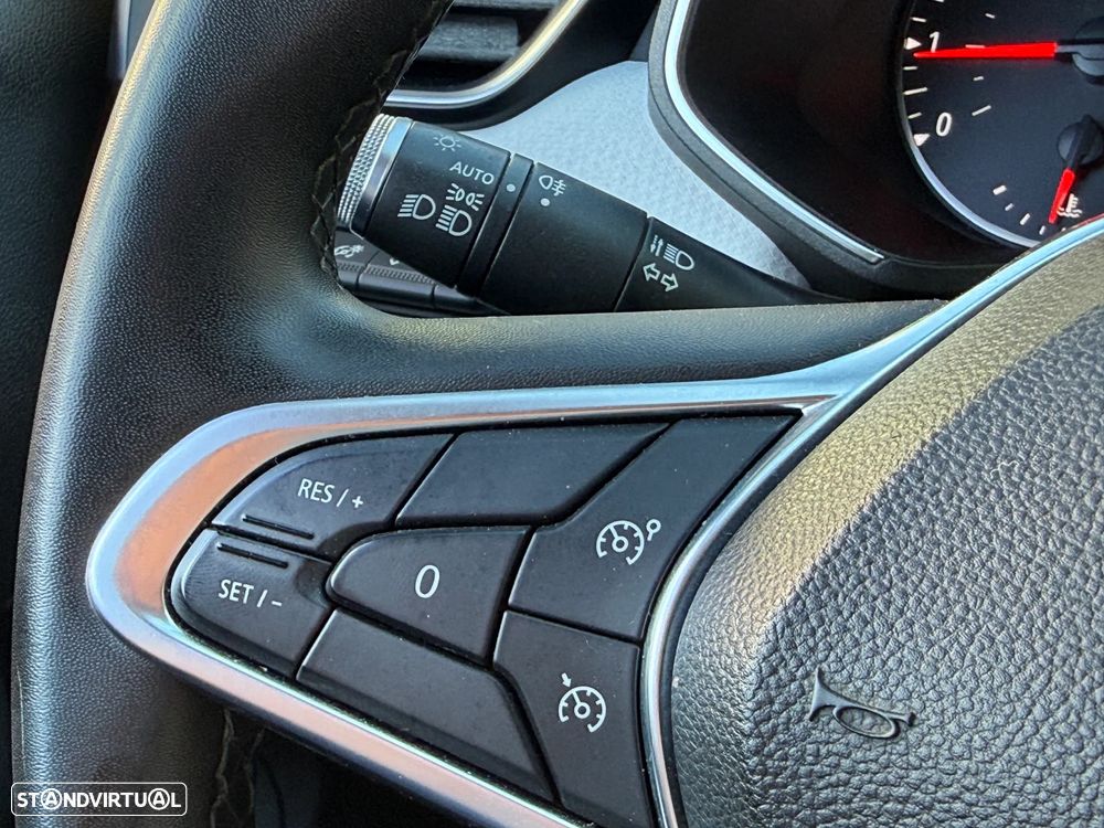 Renault Clio 1.0 TCe Limited CVT - 30