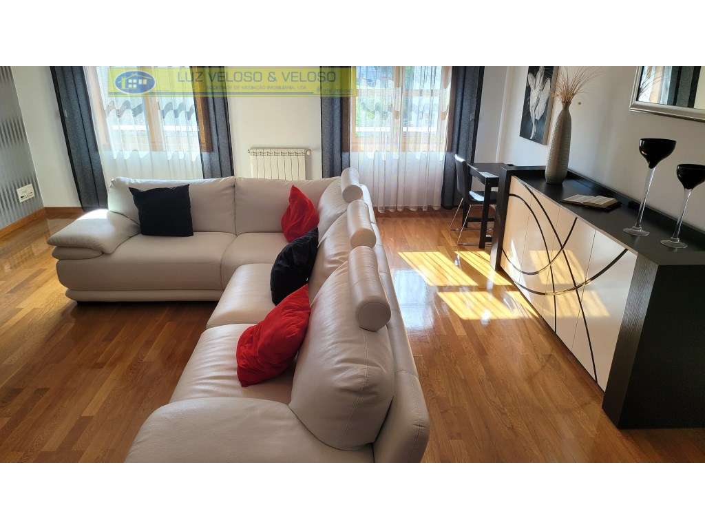 T1 com boas áreas, 2 lugares de parqueamento e arrecadação - Grande imagem: 5/60