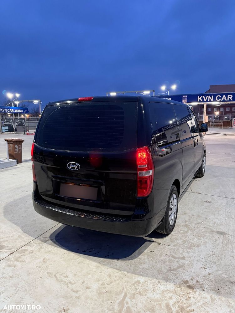 Hyundai H-1 Starex - 3