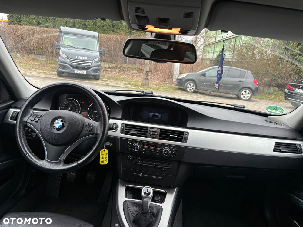 BMW Seria 3 - 25