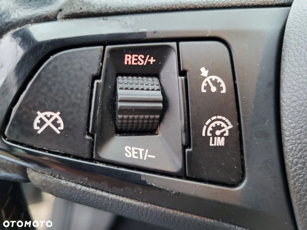 Opel Corsa 1.4 T Cosmo S&S - 20