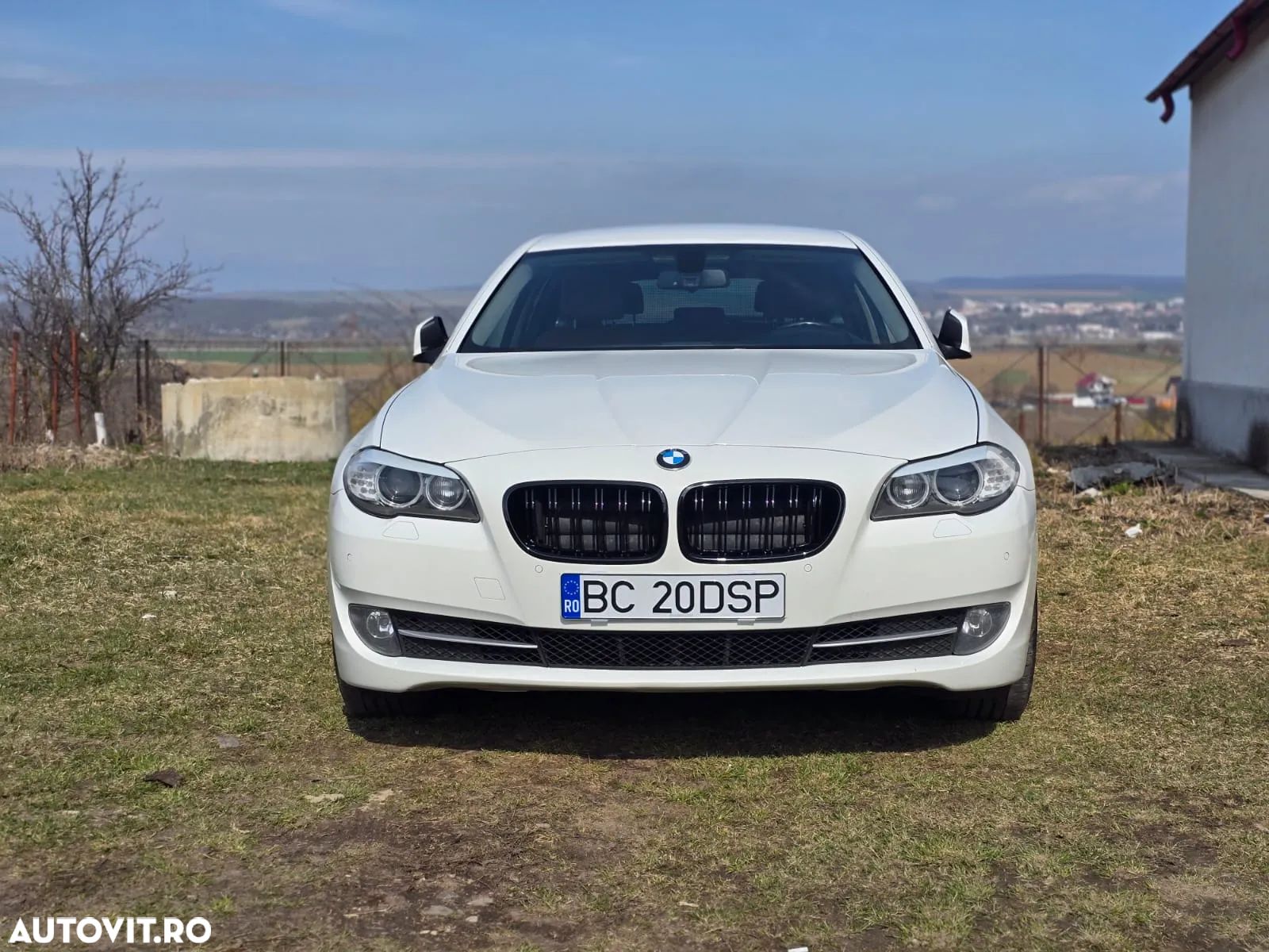 BMW Seria 5 520d Touring Aut. Luxury Line - 1