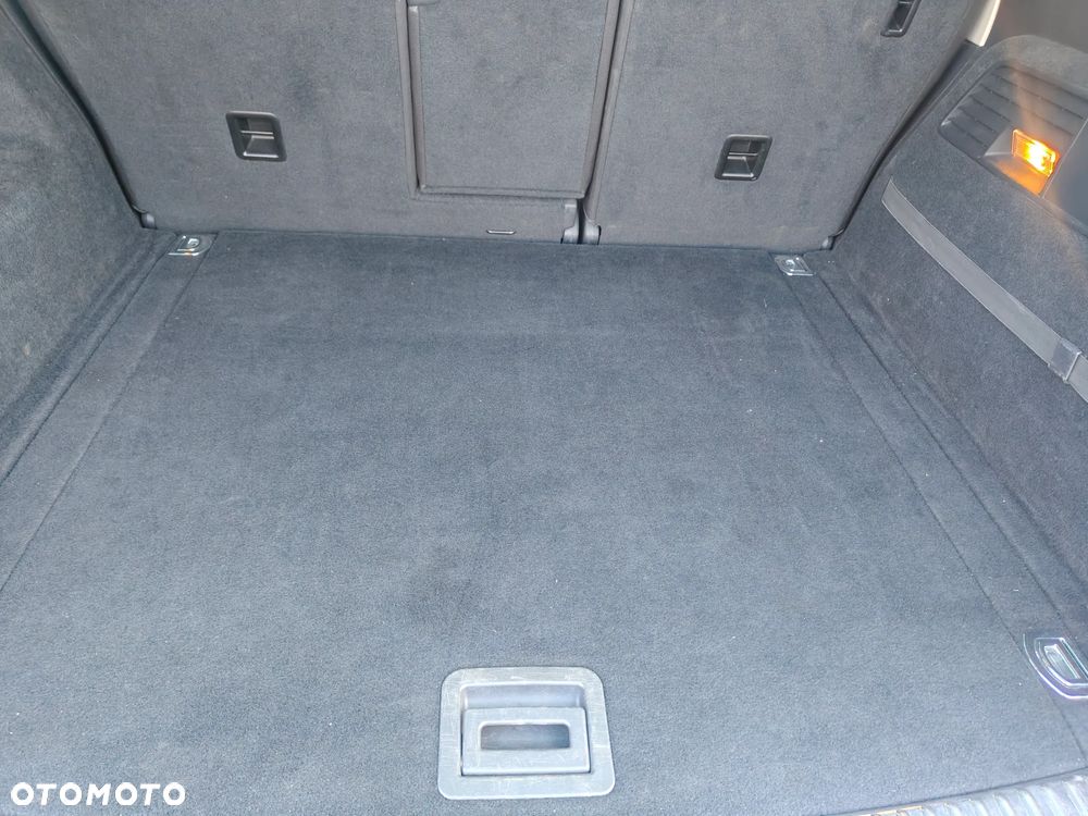 Volkswagen Touareg 3.0 V6 TDI BMT Perfectline R-Style - 23