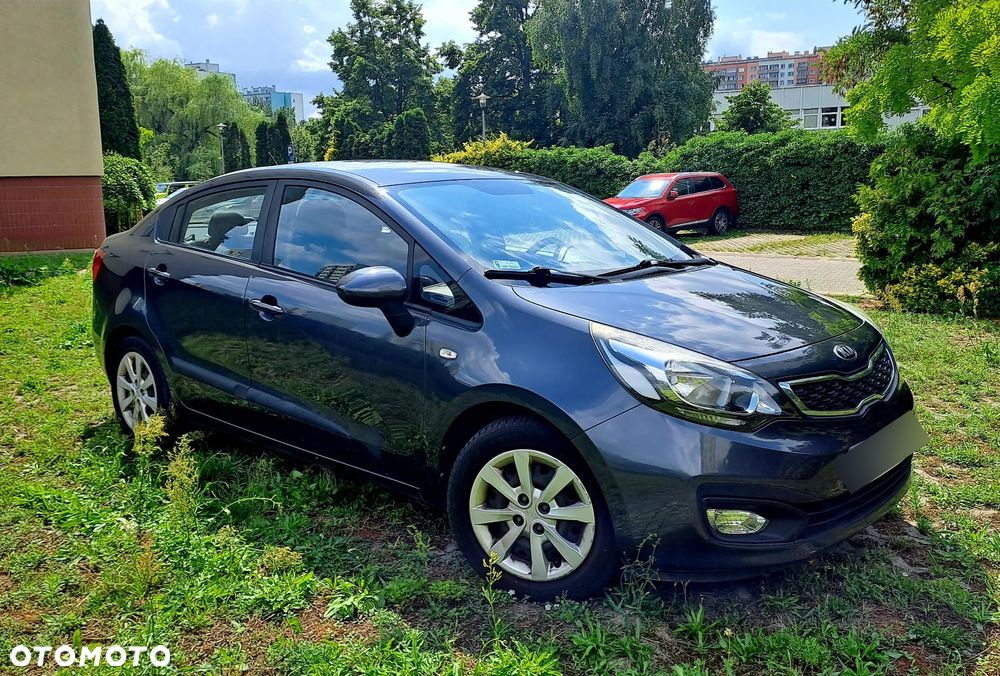 Kia Rio - 4