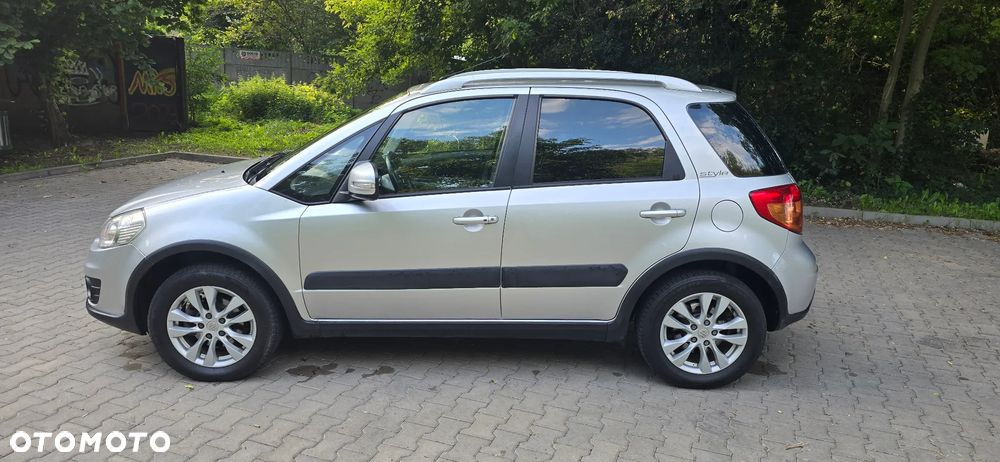Suzuki SX4 1.6 VVT 4x4 Style - 11