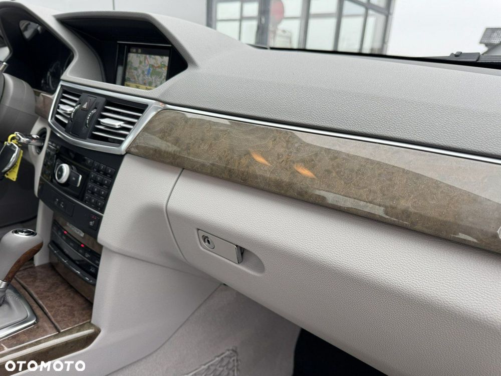 Mercedes-Benz Klasa E - 21