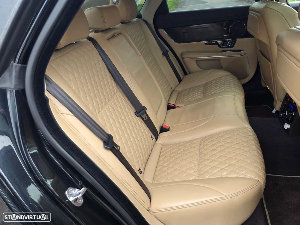Jaguar XJ 3.0 D V6 Premium Luxury - 15