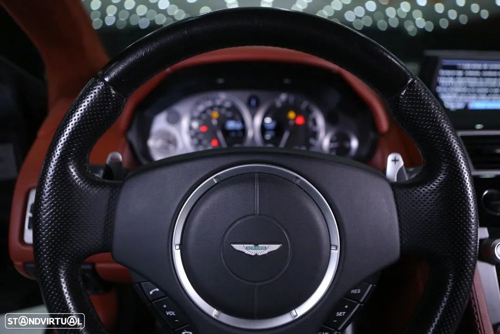 Aston Martin Vantage Coupé V8 Sportshift — fotografia 18