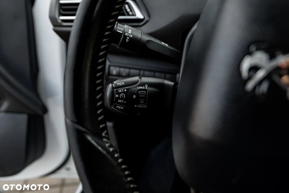 Peugeot 308 PureTech 130 Stop & Start Winter Edition - 28