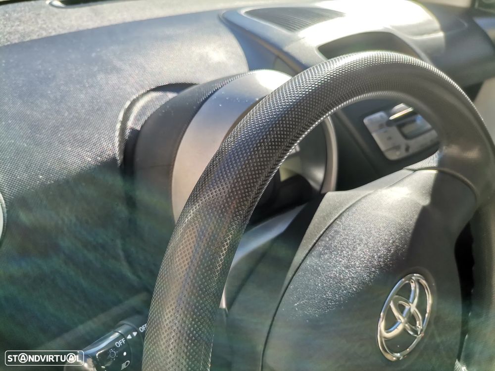 Toyota Aygo 1.0 + AC+VSC - 9