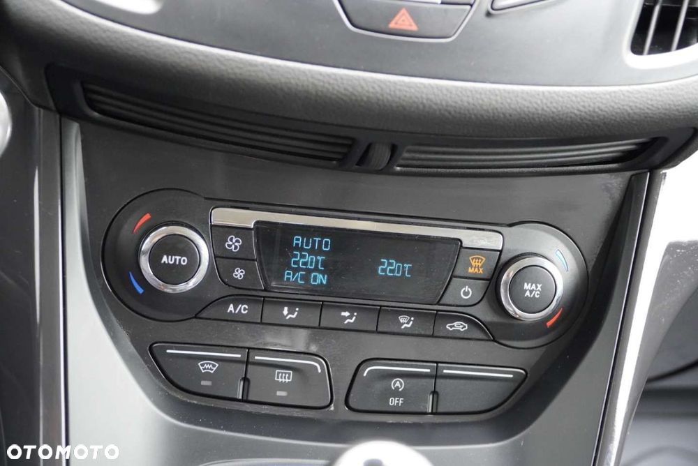 Ford Kuga 1.5 EcoBoost 2x4 Titanium - 18