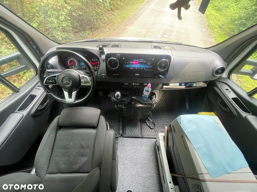 Mercedes-Benz Sprinter - 11