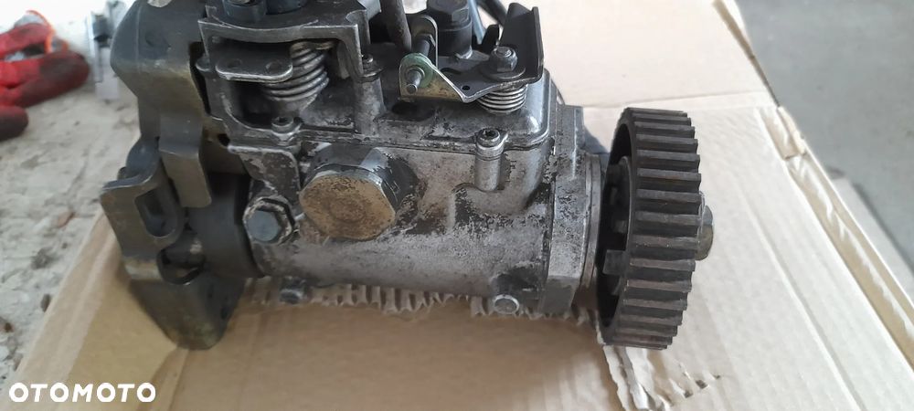 POMPA WTRYSKOWA MONDEO MK2 8448B251A 1.8 TD - 4