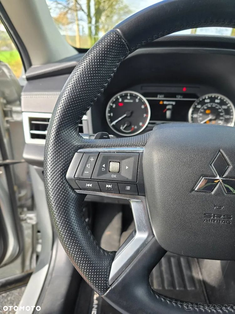 Mitsubishi Outlander 2.4 4WD CVT Intense - 15