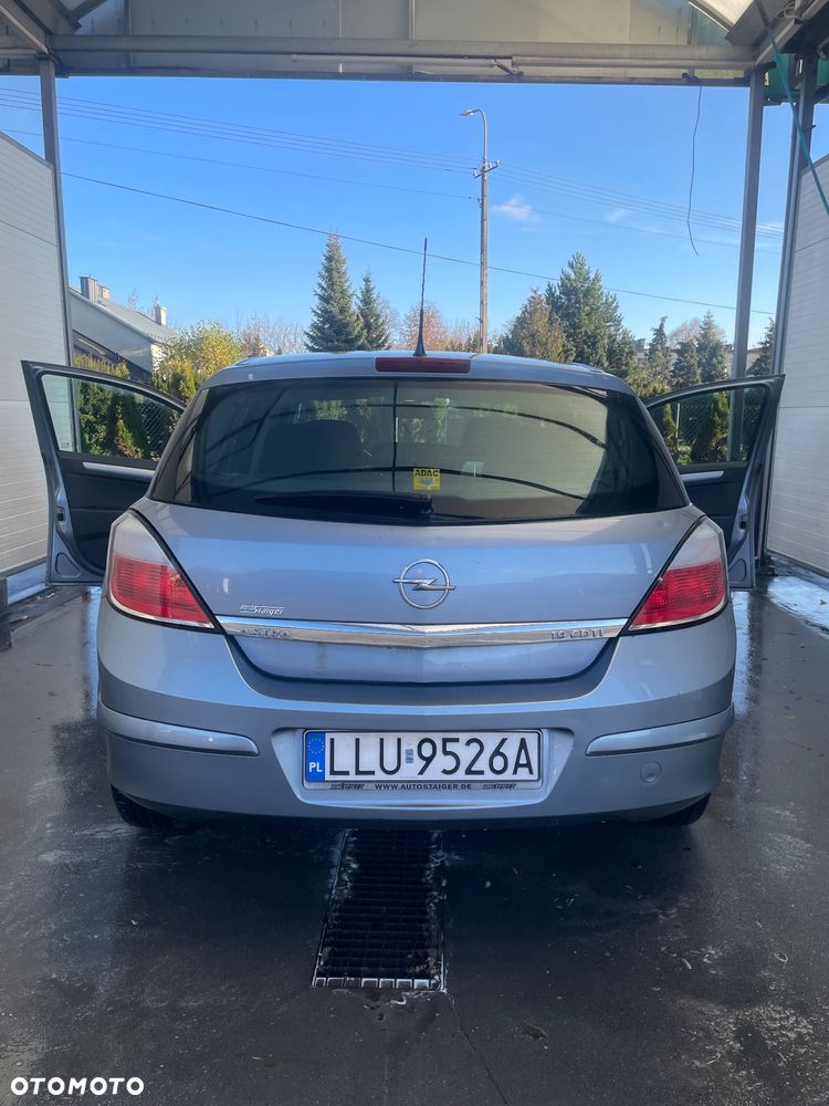 Opel Astra III 1.9 CDTI Cosmo - 4