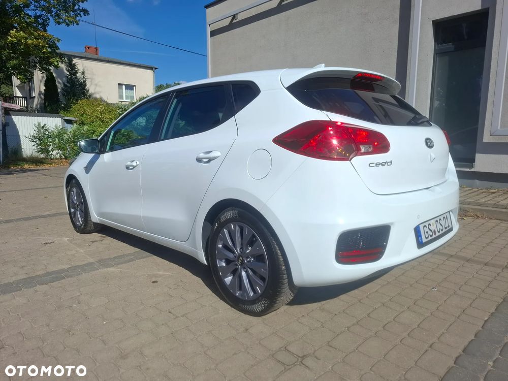 Kia Ceed 1.4 L Business Line Plus - 4