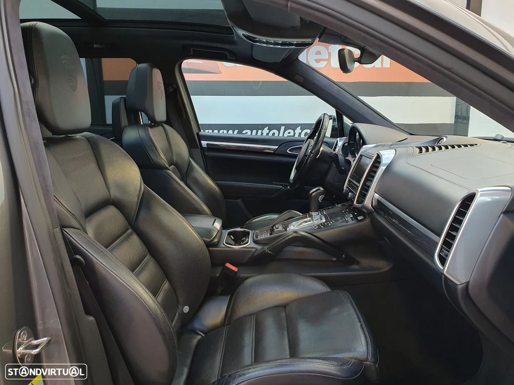 Porsche Cayenne S - 4
