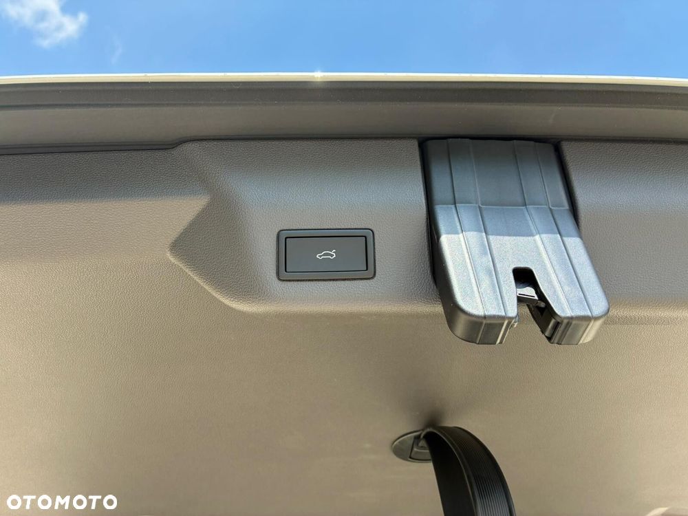 Volkswagen Multivan 2.0 TDI L2 Edition DSG - 34