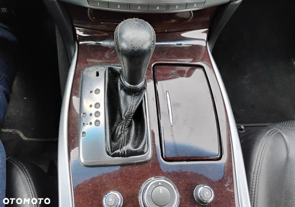 Infiniti Q70 - 20