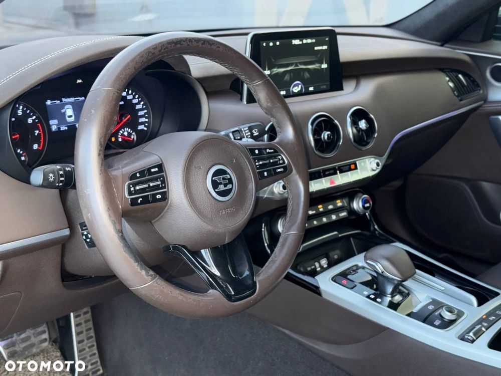Kia Stinger - 18