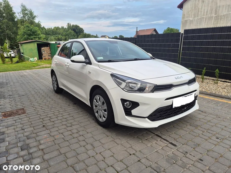 Kia Rio 1.2 L - 3