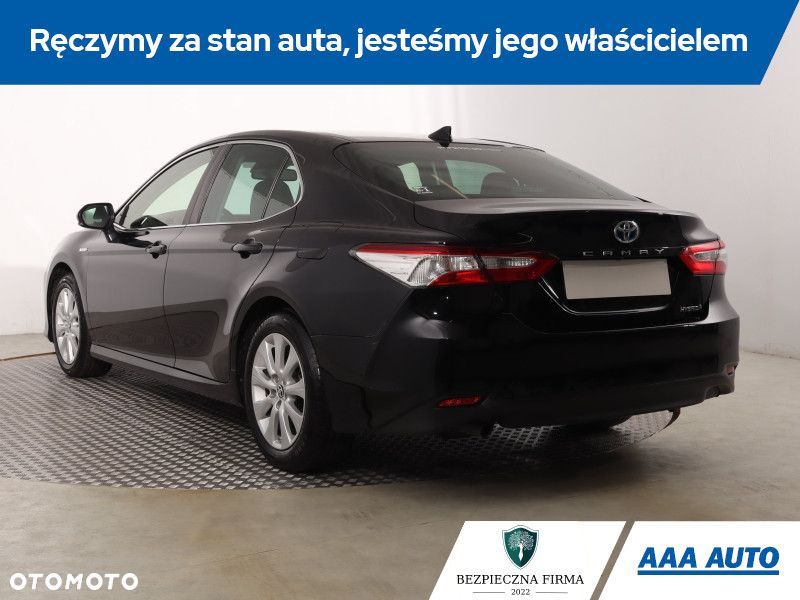 Toyota Camry - 6