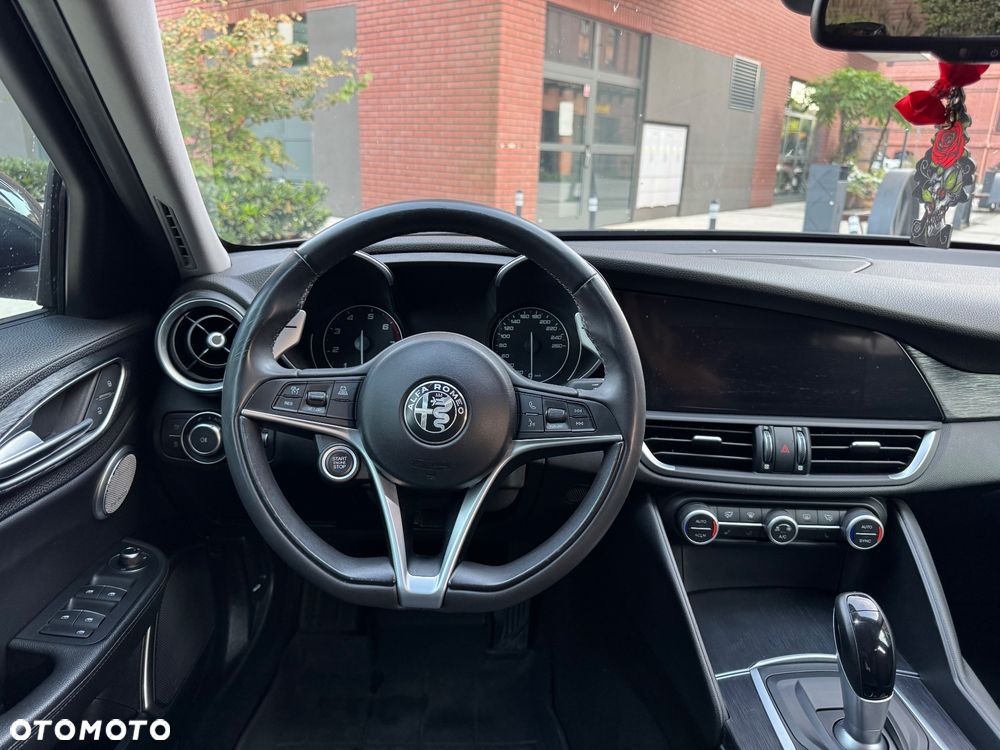 Alfa Romeo Giulia - 21