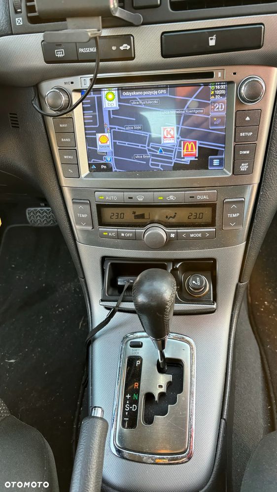 Toyota Avensis 1.8 VVT-i Combi Automatik Sol - 11