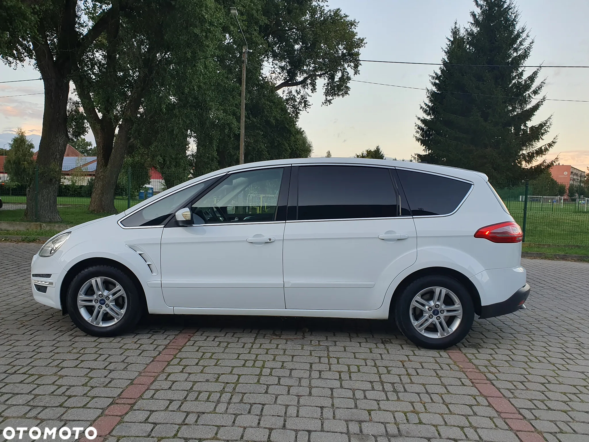 Ford S-Max 2.0 TDCi DPF Titanium - 10